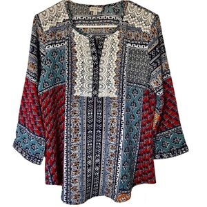 Antilia Femme Split Neck 3/4 Sleeve Tunic Top. Size Medium